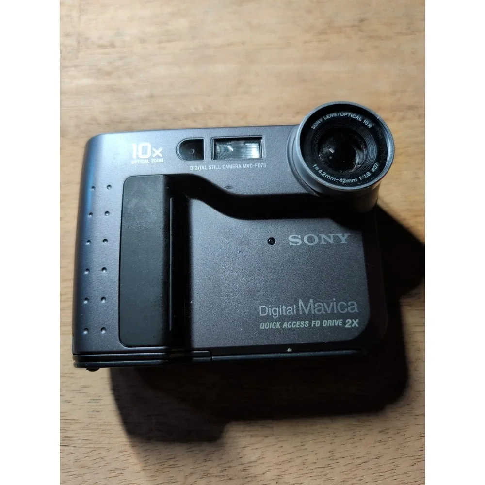 Sony Mavica MVC-FD73 Digital Camera 0.4MP, 10x Optical Zoom No Battery
